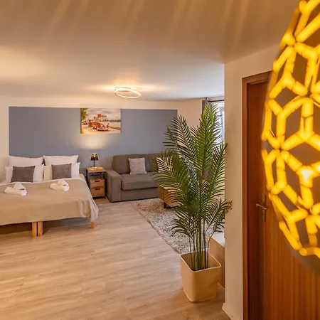Apartmán Hannibal - Studio-apartment Iris 10, Parkplatz, Kueche, Wlan, Naehe Autobahn