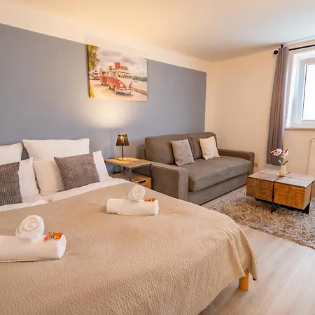 Apartmán Hannibal - Studio-apartment Iris 10, Parkplatz, Kueche, Wlan, Naehe Autobahn *